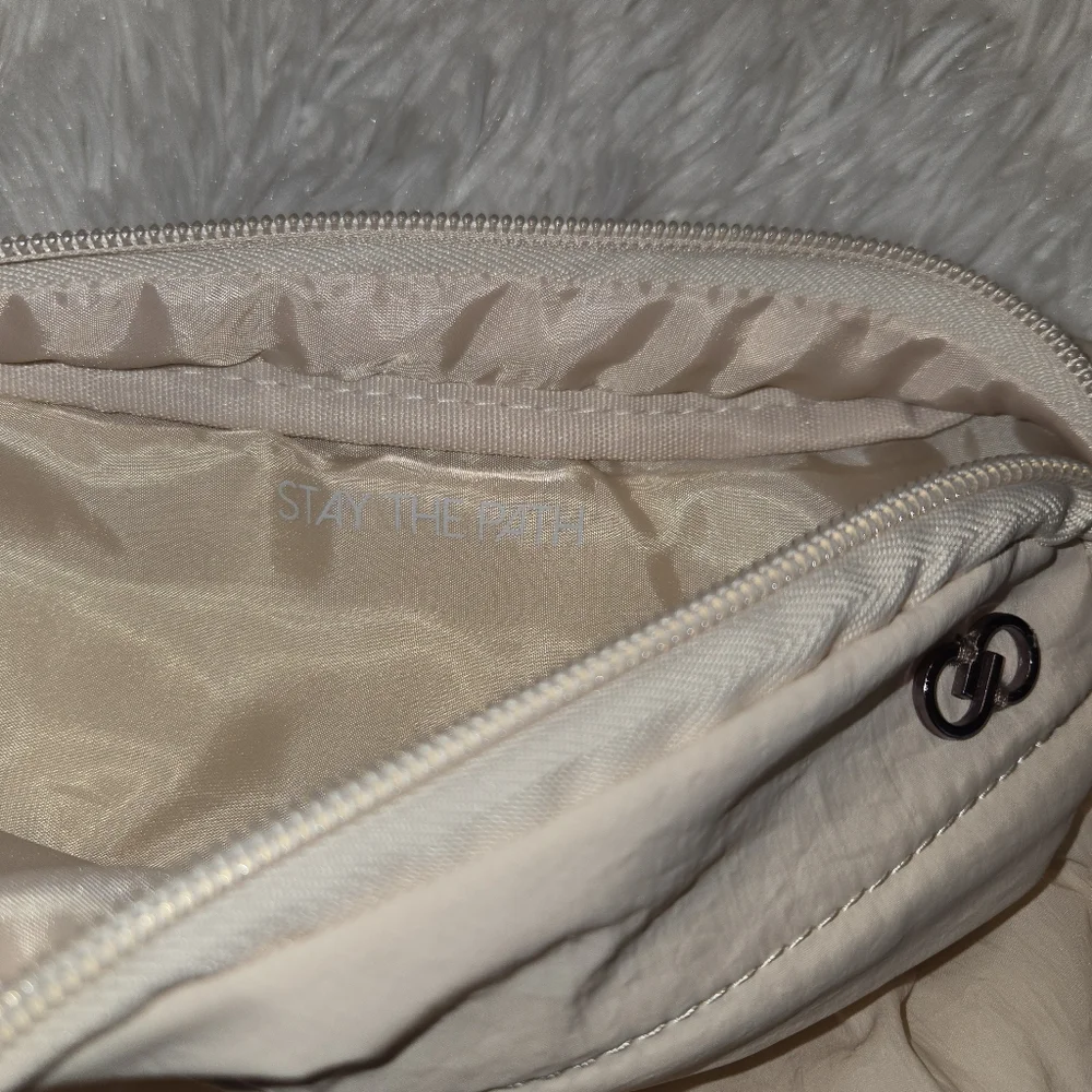 Calia By Carrie Underwood Textured Waist Pack - Picture 6 of 8